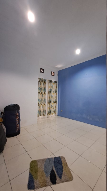 Rumah Cantik 1½ Lantai di Ciputat dengan KT 3 KM 2 Surat SHM