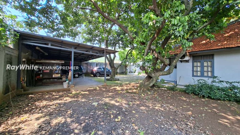 Rumah Hitung Tanah, di Jl. AMD VIII, Lenteng Agung, Jagakarsa - Jakarta Selatan 