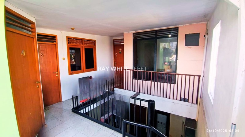 Rumah 2 Lantai Cocok untuk Kos-Kosan di Taman Margasatwa, Dijual Cepat!