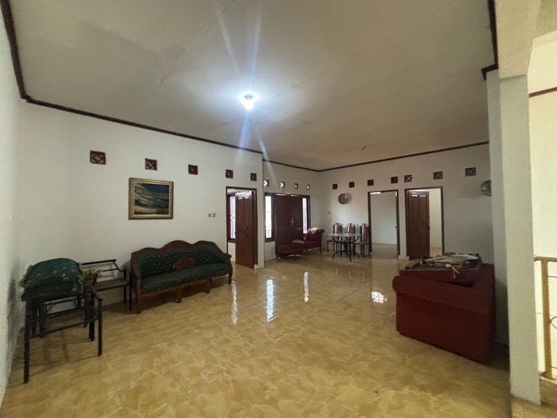 DIJUAL RUMAH TINGGAL 2 LANTAI di Bukit Sawangan Indah Blok D6 No 1 RT 010 RW 05