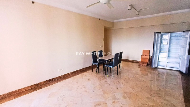 Dijual Apartemen Bona Vista Cilandak - 3+1 BR Semi Furnished, Siap Huni