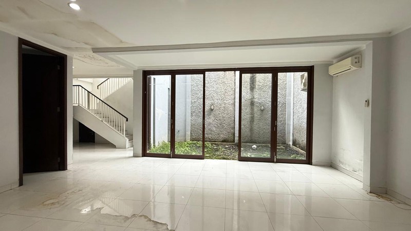 Rumah Bagus Siap Huni 2 Lantai Siap Huni KT 4+1 KM 3+1 Surat SHM @Bintaro Sektor 9