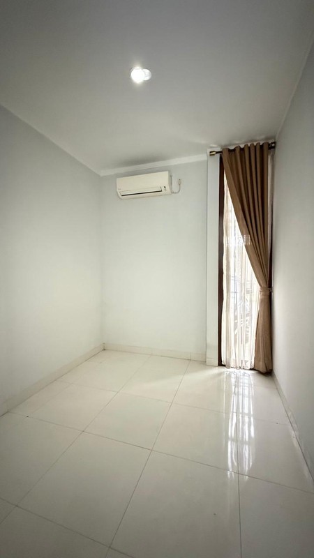 Rumah Bagus Siap Huni 2 Lantai Siap Huni KT 4+1 KM 3+1 Surat SHM @Bintaro Sektor 9