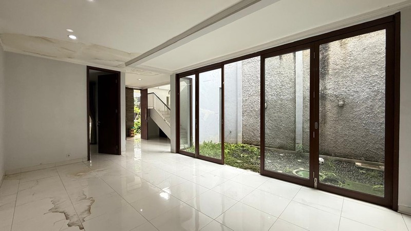 Rumah Bagus Siap Huni 2 Lantai Siap Huni KT 4+1 KM 3+1 Surat SHM @Bintaro Sektor 9