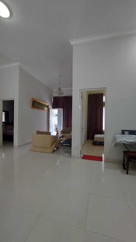 Dijual Rumah Terawat di Graha Sentosa - Lokasi Strategis