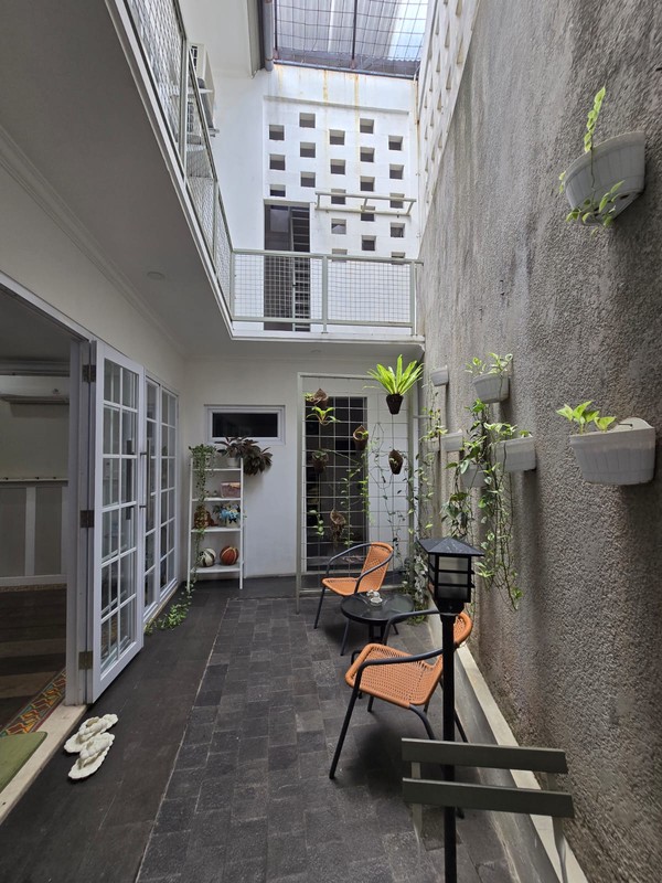 Rumah bagus,siap huni ,keamanan di Bintaro Jaya 9