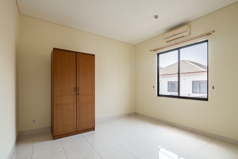 jual cepat rumah siap huni green cove bsd city shm bisa kpr