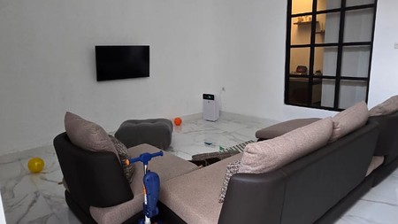Dijual Rumah Minimalis 1,5 Lantai Habis Renovasi Perumahan Darmo Sentosa Raya Surabaya