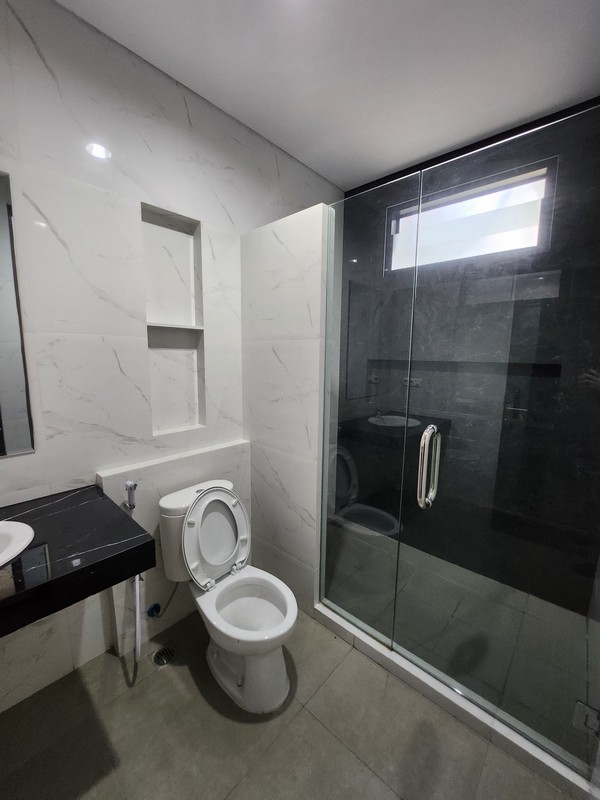 Dijual Rumah Modern Minimalis Graha Natura Surabaya Barat  dekat Ke Pakuwon Mall, Gwalk Citraland