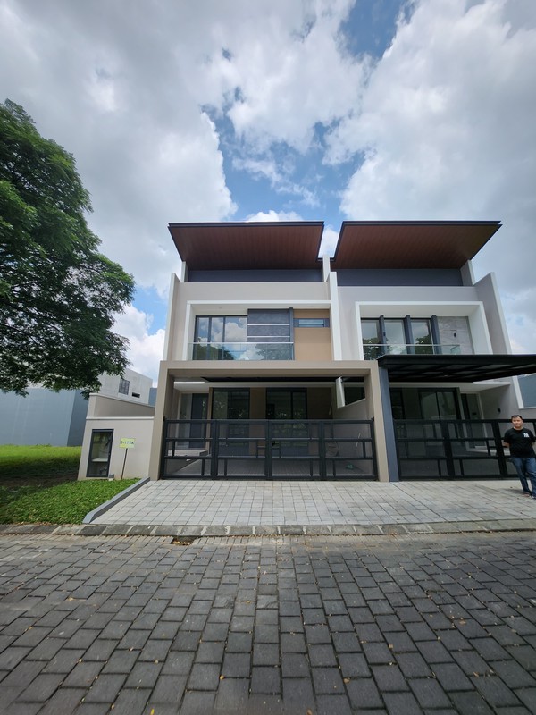 Dijual Rumah Modern Minimalis Graha Natura Surabaya Barat  dekat Ke Pakuwon Mall, Gwalk Citraland