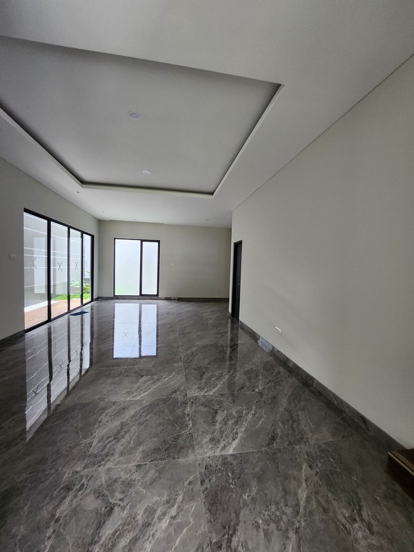 Dijual Rumah Modern Minimalis Graha Natura Surabaya Barat  dekat Ke Pakuwon Mall, Gwalk Citraland