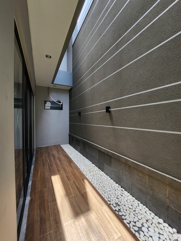 Dijual Rumah Modern Minimalis Graha Natura Surabaya Barat  dekat Ke Pakuwon Mall, Gwalk Citraland