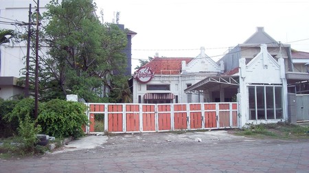 Rumah Usaha di Pregolan Bunder Surabaya Pusat, Parkiaran Luas, Cocok Untuk Usaha Cafe / Klinik / Kantor dsb - TS -