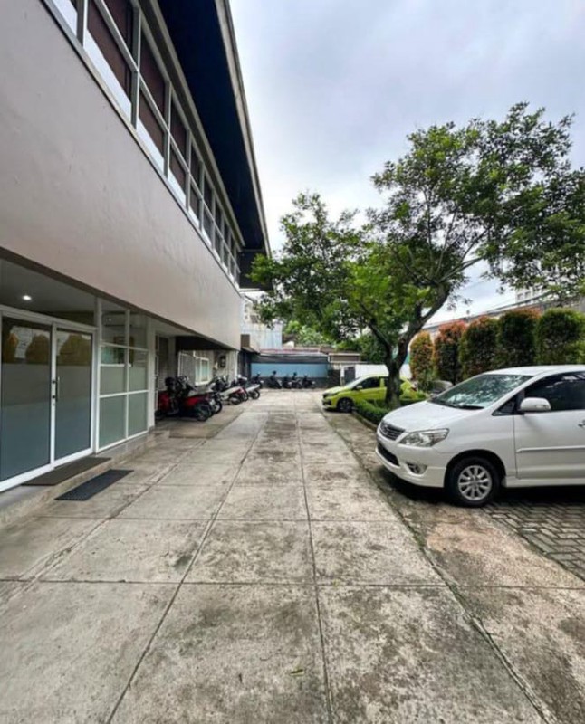 Dijual Rumah Sangat Strategis di Jalan Raya Prapanca, Kebayoran Baru, Jakarta Selatan