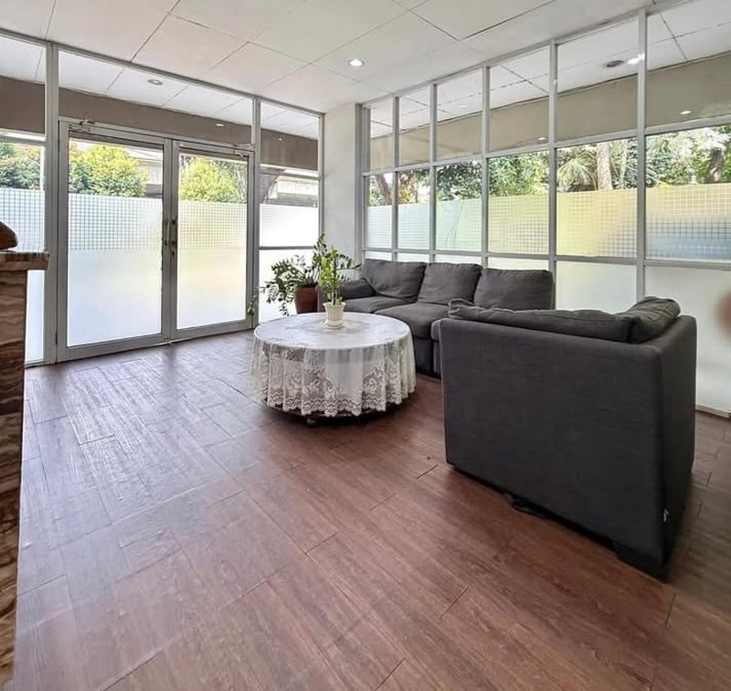 Dijual Rumah Sangat Strategis di Jalan Raya Prapanca, Kebayoran Baru, Jakarta Selatan