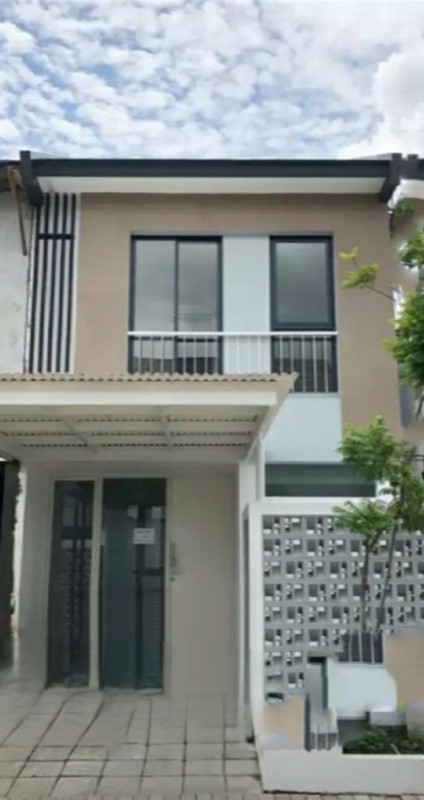 Dijual Rumah Dua Lantai Royal Residence Oakwood  Cluster Depan View Danau