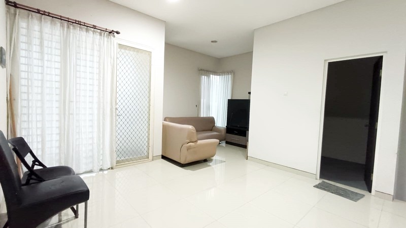 Rumah di Kendangsari Surabaya Selatan, Minimalis, 2 Lantai, Siap Huni - EA -