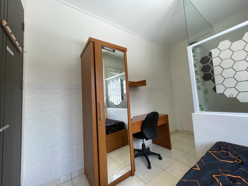 Rumah Kost Full Furnish di Foresta BSD deakt Akses Tol