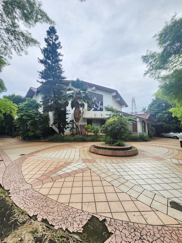 Dijual Rumah mewah area strategis