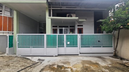 Cipayung taman induk pondok terong rumah dalam cluster