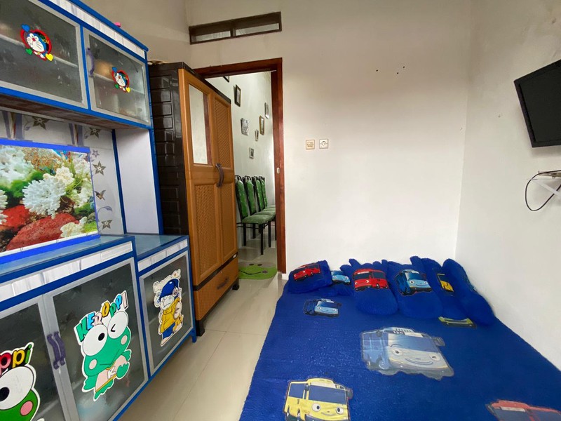 Cipayung taman induk pondok terong rumah dalam cluster