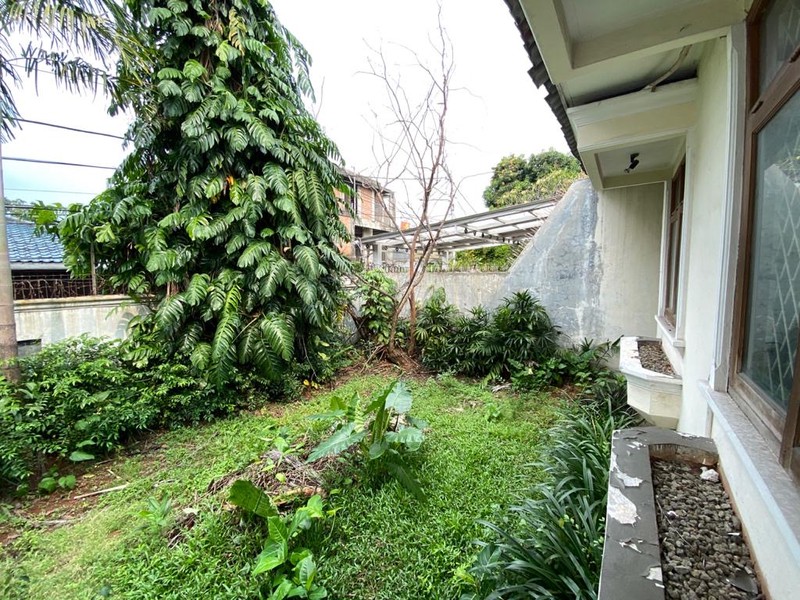 TURUN HARGA DRASTIS! RUMAH HITUNG TANAH LOKASI SANGAT STRATEGIS DI KAWASAN KEMANG