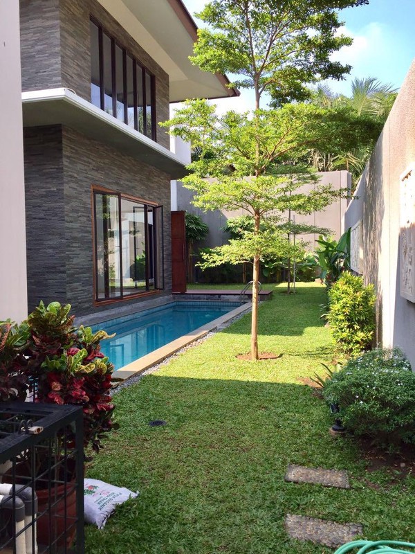 RUMAH BARU, DI KAWASAN KEMANG, LOKASI SANGAT STRATEGIS