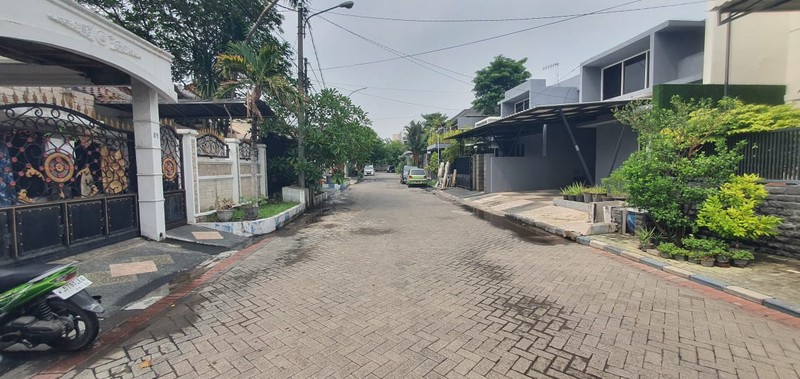 JUAL RUMAH SURABAYA BARAT Dian Istana Wiyung
