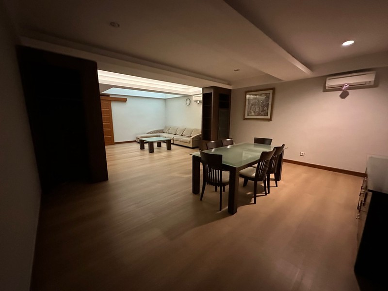 Rumah Langka di Menteng - Lokasi Premium, Kondisi Istimewa