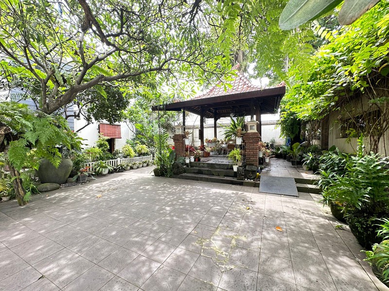 Hotel dengan gaya jawa klasik di lebak bulus, jakarta selatan