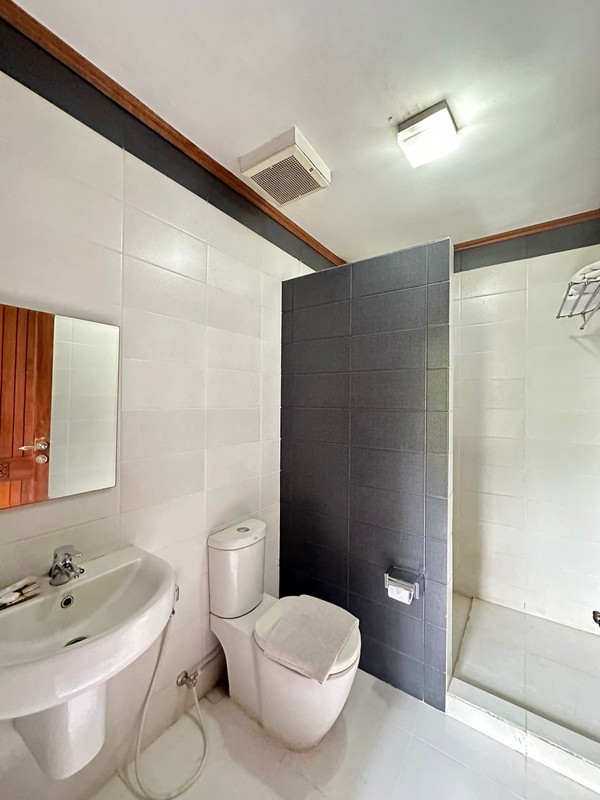 Hotel dengan gaya jawa klasik di lebak bulus, jakarta selatan