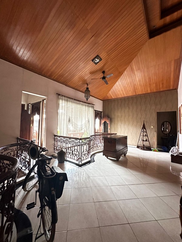 Hotel dengan gaya jawa klasik di lebak bulus, jakarta selatan