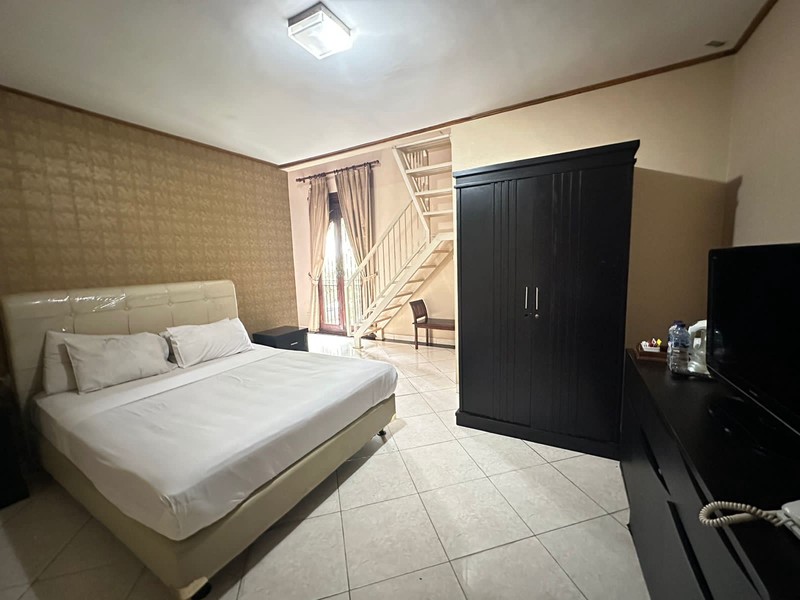 Hotel dengan gaya jawa klasik di lebak bulus, jakarta selatan