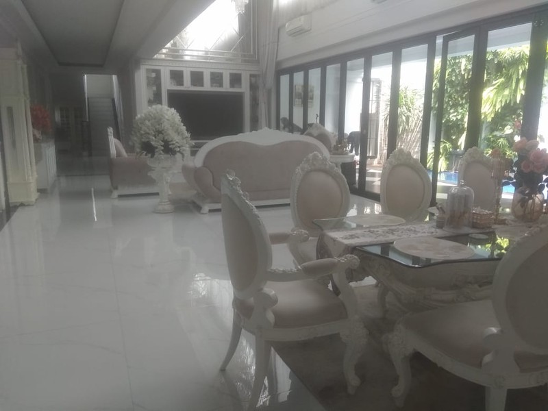 Rumah Bagus Di Jl Bukit Hijau Pondok Indah Jakarta Selatan