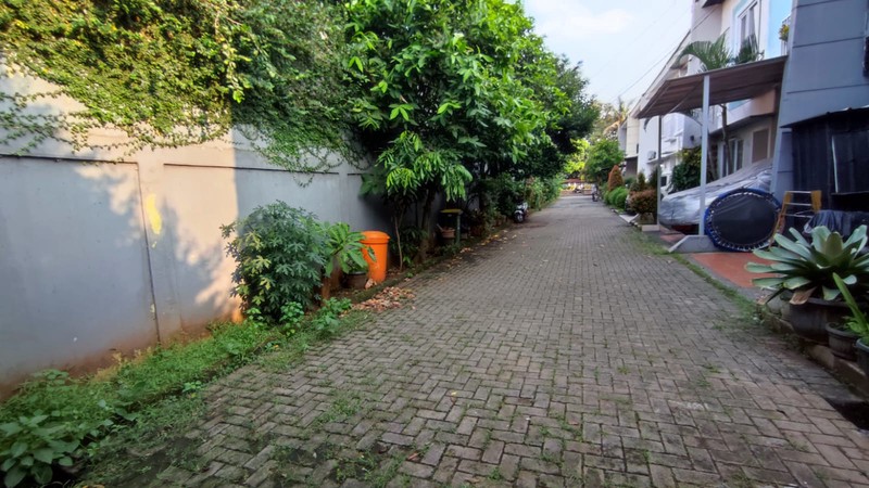 Dijual rumah 2 lantai di kawasan premium  Gelagah Cirendeu ( Tembusan jalan Cirendeu- Cinere), Akses mudah, pinggir jalan raya.