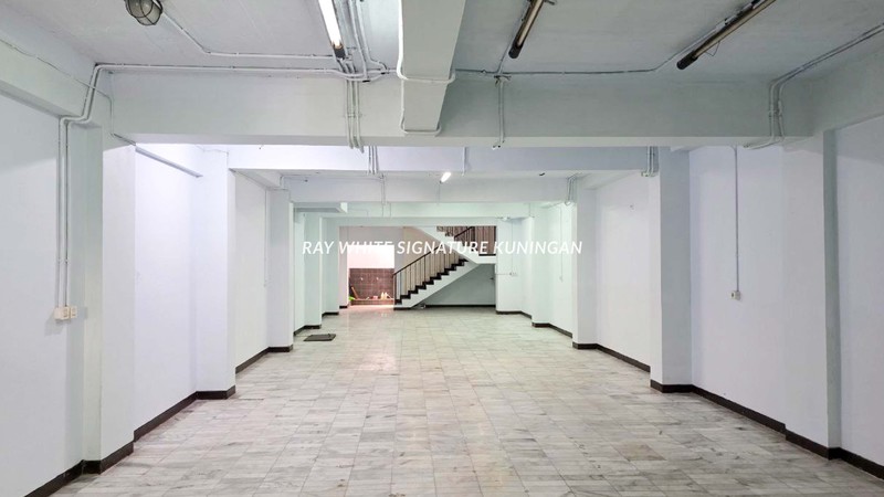 Ruko 2 Lantai Siap Pakai di Jalan Cisanggiri Kebayoran Baru