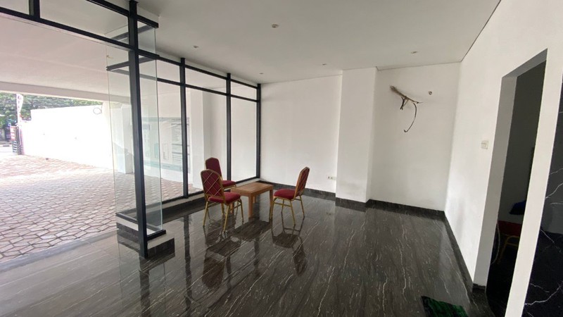 Gedung Kantor 5 Lantai di Dewi Sartika Cawang Jaktim