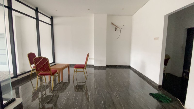 Gedung Kantor 5 Lantai di Dewi Sartika Cawang Jaktim