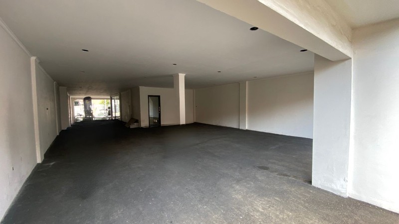 Gedung Kantor 4 Lantai + Car Park di Jatinegara Jaktim