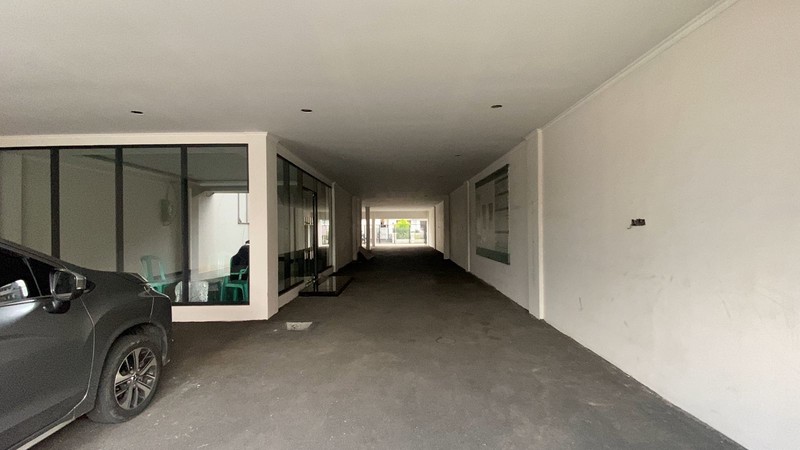 Gedung Kantor 4 Lantai + Car Park di Jatinegara Jaktim