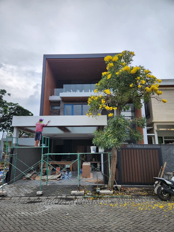 Dijual Rumah Baru Modern Mewah plus unit PRIVATE LiFT  Woodland Citraland Surabaya Barat 