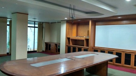 Di Sewakan Gedung bagus area Commersial Jl Johar Menteng  Jakarta Pusat