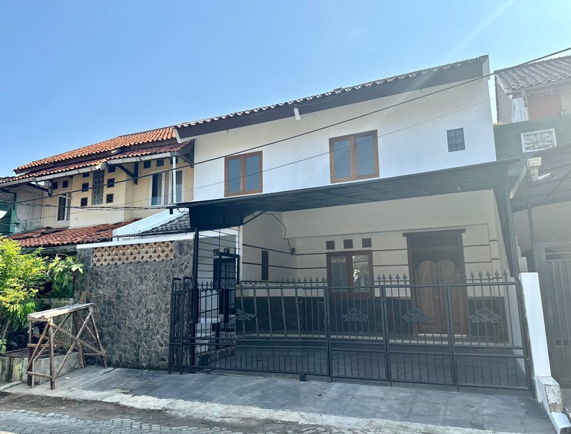 Rumah di Bukit Nusa Indah, dekat KA Sudimara dan diantara Bintaro dan BSD...