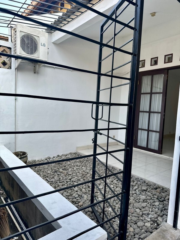 Rumah di Bukit Nusa Indah, dekat KA Sudimara dan diantara Bintaro dan BSD...