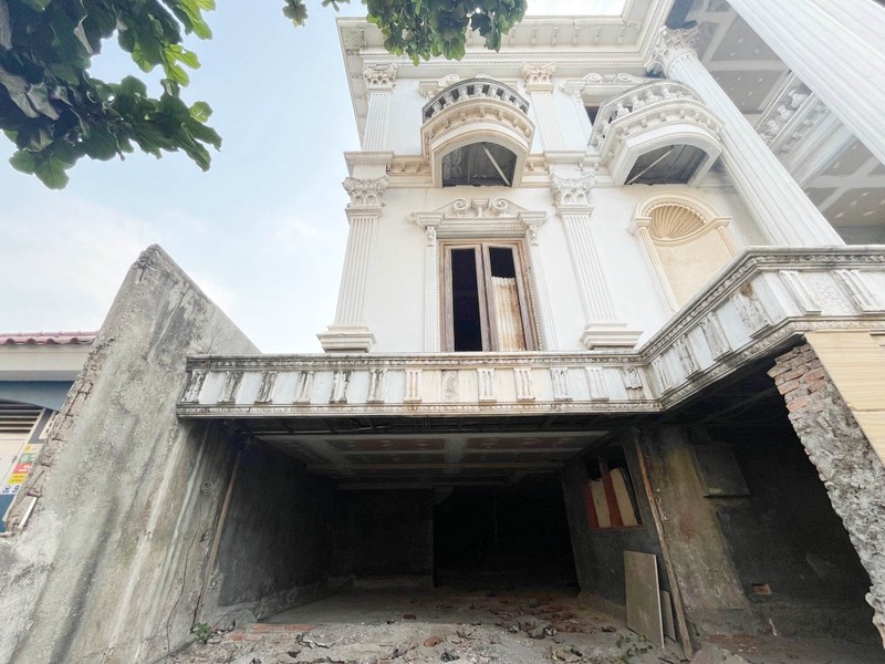 Rumah Bukit Gading Mediterania, Kelapa Gading, swimming pool,gym, basement, gazebo