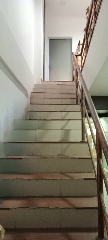 Ruko hoek hadap jalan raya dalam kompleks Inkopal, Kelapa Gading