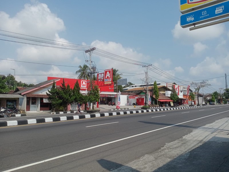 Tanah & Bangunan Strategis Di Jalan Magelang Magelang-Jogja, Blondo, Magelang