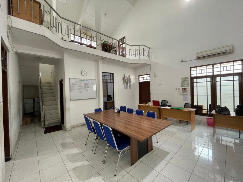 Dijual Tanah & Bangunan 2 Lantai Mangku Ring Road Utara, Lokasi Emas Kantor/Gudang 