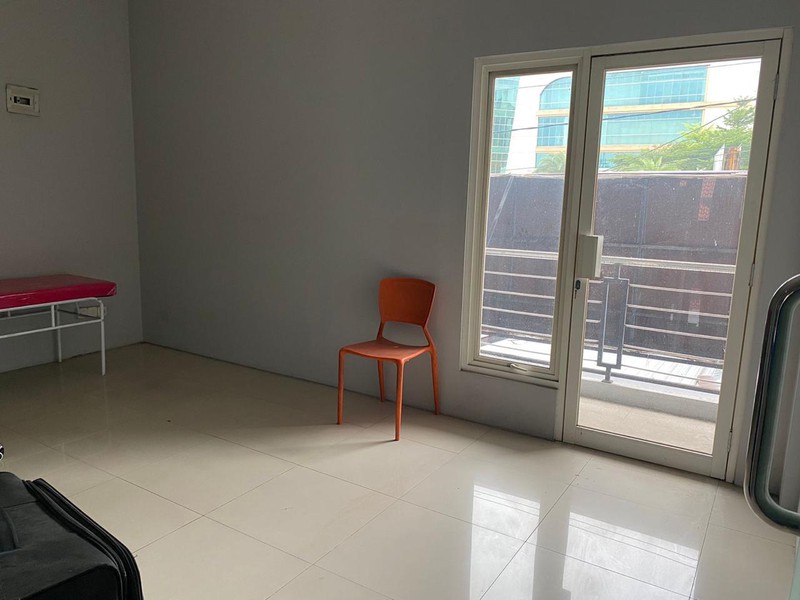 Dijual Ruko 3 Lantai Mangku Ring Road Utara, Dekat Pakuwon Mall, Condongcatur, Depok, Sleman