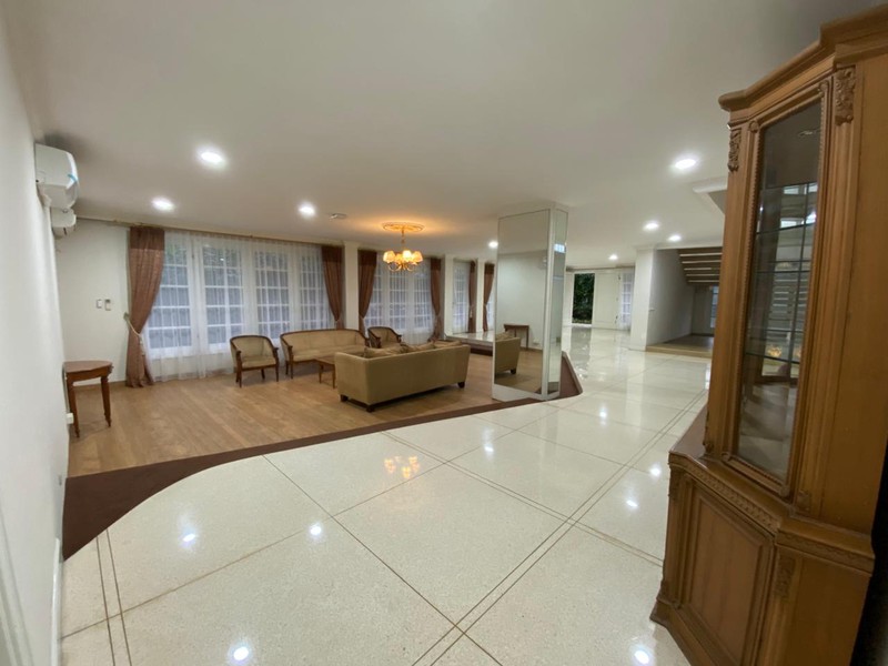 Rumah Siap Huni Di Kebayoran Lama, Jakarta Selatan